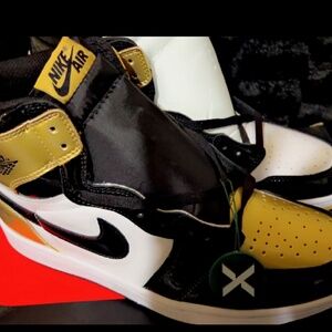 Jordan 1 Gold Top